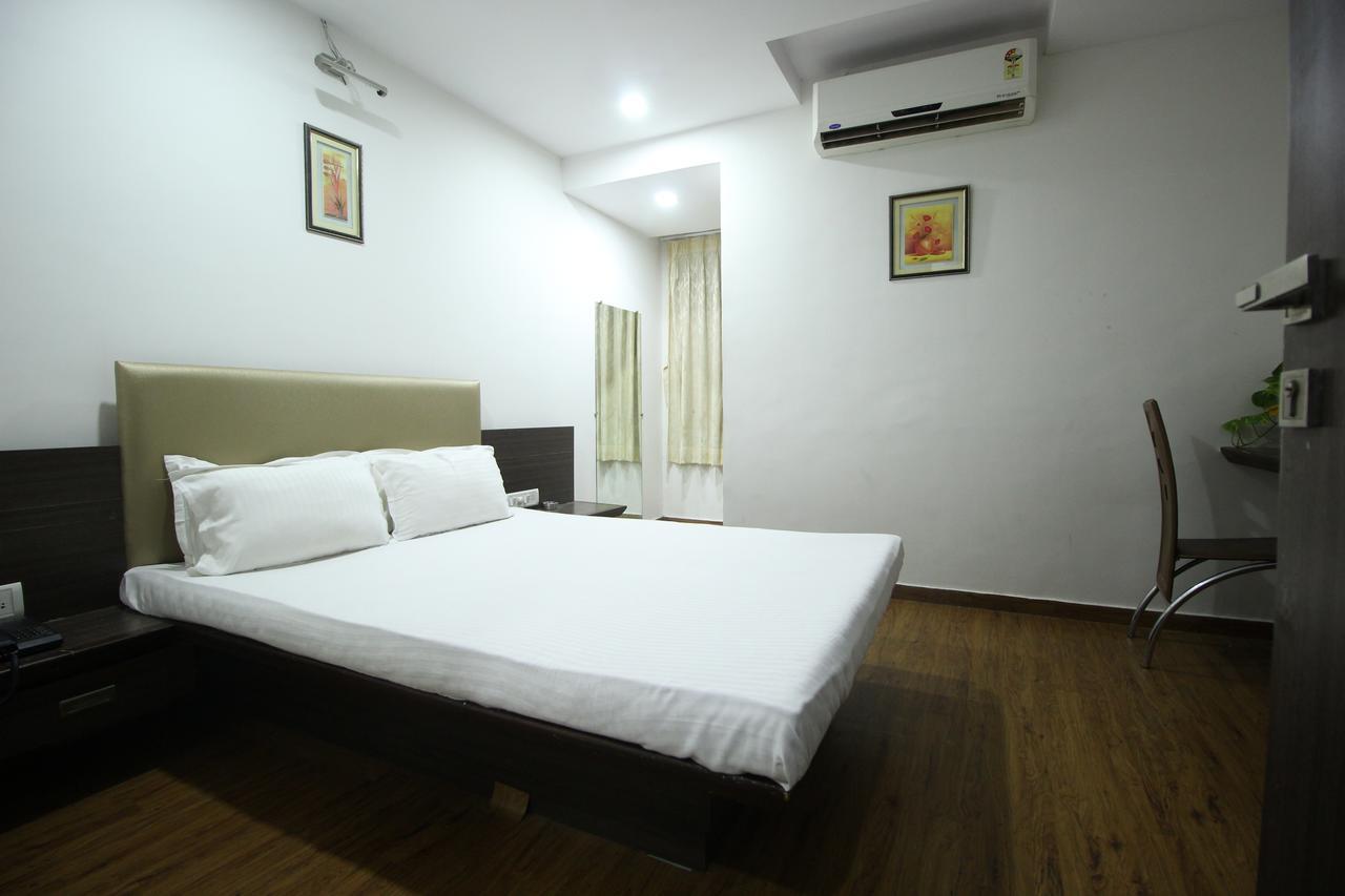 New Rajdhani Hotel 巴罗达 外观 照片