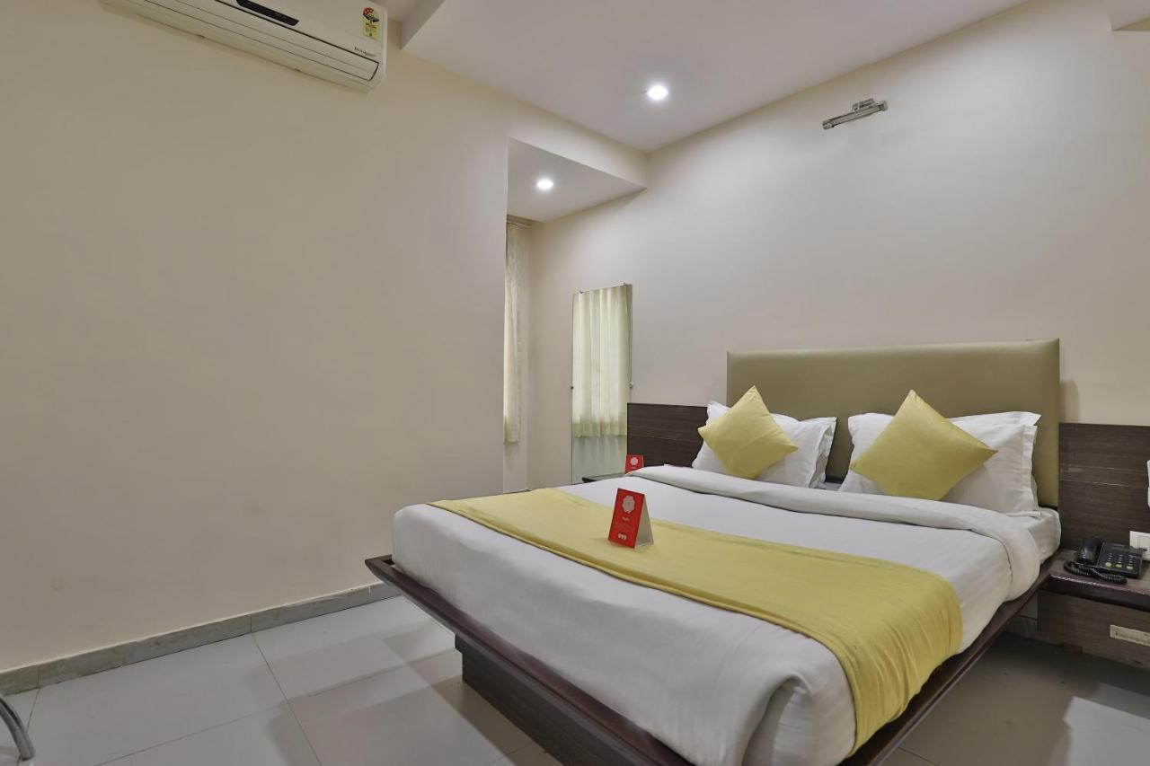 New Rajdhani Hotel 巴罗达 外观 照片